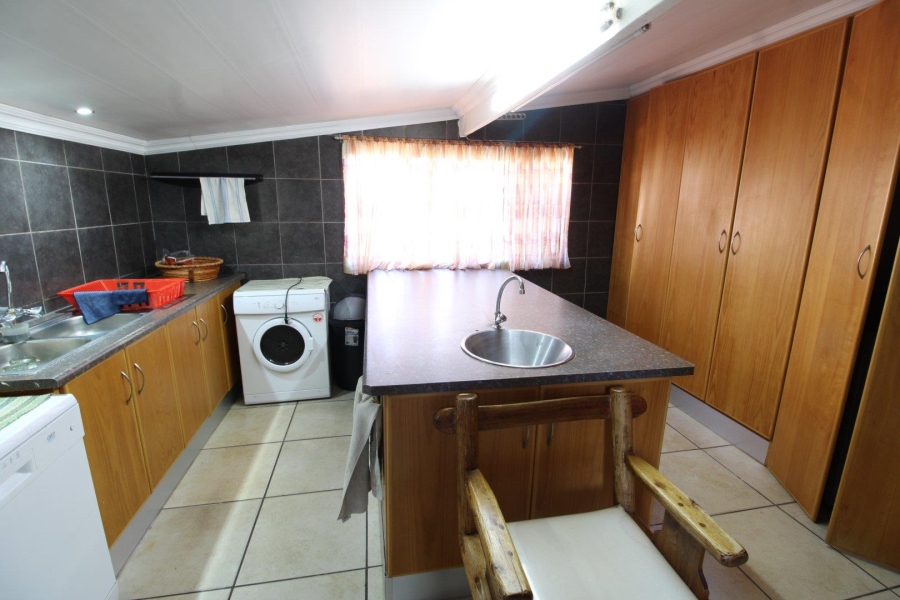 6 Bedroom Property for Sale in Doringkruin North West